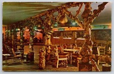 Cartão postal Wyoming Jackson Cowboy Bar interior rústico salão cadeiras WY barra de madeira comprar usado  Enviando para Brazil