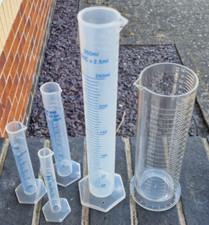 Various plastic measuring for sale  NEWTOWN