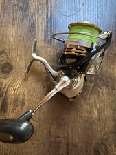 Carretel giratório Daiwa 16 Em MS 4000H 8kg arrasto 6 rolamentos compacto comprar usado  Enviando para Brazil