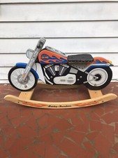 Harley Davidson Kid Rocker Motocicleta Flamejada Fatboy KidKraft Madeira 30”x18” comprar usado  Enviando para Brazil