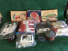 7 EDIFÍCIOS PLASTICVILLE USADOS, ALGUNS COM CAIXAS, PEÇAS EXTRAS, OUTDOORS, CERCA +, usado comprar usado  Enviando para Brazil