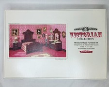 Kit de quarto vitoriano vintage miniatura casa de bonecas móveis de madeira LEIA A DESCRIÇÃO, usado comprar usado  Enviando para Brazil