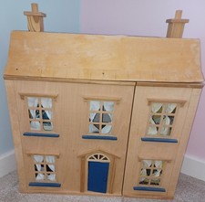 Lovely dolls house for sale  TELFORD