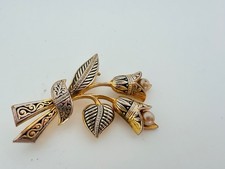 Antigo. BROCHE DE FLORES DE TULIPA DAMASCENA PÉROLA FALSA ESPANHA SEM MARCA 521 comprar usado Antigo. BROCHE DE FLORES DE TULIPA DAMASCENA PÉROLA FALSA ESPANHA SEM MARCA 521 comprar usado  Enviando para Brazil