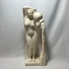 Scultura marmo raffigurante usato  San Severino Marche