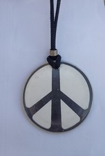 Collana ciondolo plastica usato  Novara