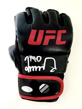 Usado, Luva Merab Dvalishvili autografada UFC MMA campeão peso galo PSA/DNA comprar usado  Enviando para Brazil