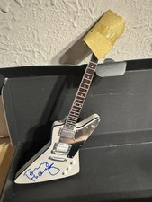 TOMMY THAYER Assinado Miniatura 10" Machado Céu Guitarra de Colecionador KISS com Suporte e Caixa comprar usado  Enviando para Brazil