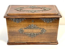 Antiga caixa de mesa estacionária placa de madeira e prata comprar usado Antiga caixa de mesa estacionária placa de madeira e prata comprar usado  Enviando para Brazil