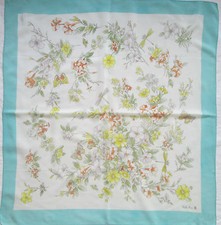Superbe foulard valentino d'occasion  Montferrand-le-Château