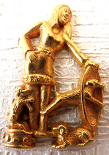 Fève métal doré d'occasion  Cloyes-sur-le-Loir