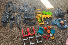 Lot thomas train for sale  San Marcos