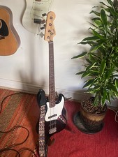 Baixo Fender Squier Jazz comprar usado  Enviando para Brazil