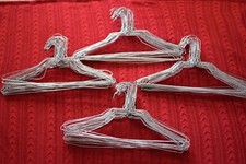 Lote de 100 cabides de arame de metal resistentes para uniformes roupas camisas ternos comprar usado  Enviando para Brazil