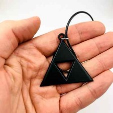 Colar Legend of Zelda Triforce preto, usado comprar usado  Enviando para Brazil