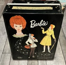 Vintage 1964 Boneca Barbie Estojo de Transporte Guarda-Roupa Tronco Vinil com Gavetas de Papelão comprar usado  Enviando para Brazil