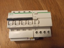 Schneider electric disjoncteur d'occasion  Saint-Georges-des-Coteaux