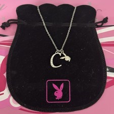 Playboy letter necklace d'occasion  Expédié en Belgium