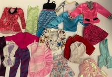 Lote de roupas e sapatos da Barbie: 100+ roupas e 16 pares de sapatos comprar usado  Enviando para Brazil