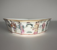Plat creux porcelaine d'occasion  Malaunay