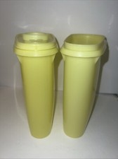 Lote de 2 Tupperware Store and Pour Jarro Amarelo 2Qt Recipiente Vintage 1 Tampa comprar usado  Enviando para Brazil