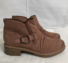 Clarks women hearth for sale  Dimondale