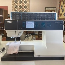 Máquina de costura Pfaff Expression 3.5 APENAS 4 anos de idade. Costura perfeitamente! comprar usado  Enviando para Brazil