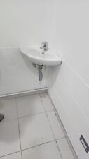Lavabo sospeso triangolare usato  Sulmona