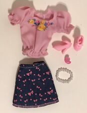 Usado, Boneca Barbie moda roupa clone inclui camisa saia colar pulseira e sapatos comprar usado  Enviando para Brazil