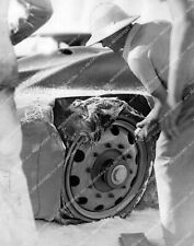crp-65599 1935 piloto de carro de corrida Sir Malcolm Campbell em capacete pith verifica pneu bl comprar usado  Enviando para Brazil