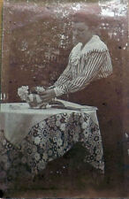 1912 Breslau Wrocław Babcia siedzi pokornie przy stoliku kawowym zdjęcie na sprzedaż  Wysyłka do Poland