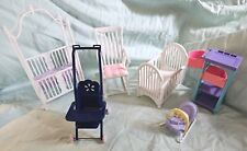 Lote de 6 móveis para quarto de bebê infantil Barbie carrinho de bebê cadeira de balanço  comprar usado  Enviando para Brazil