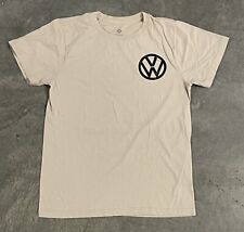 Usado, Camiseta masculina pequena bege logotipo Volkswagen oficial licenciada Take The Bus VW comprar usado  Enviando para Brazil