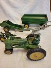 Tractor de juguete John Deere modelo A de aluminio fundido ERTL de colección de los años 30 con implementos segunda mano  Embacar hacia Argentina