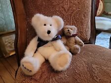 Pair boyds bears for sale  Williamsport