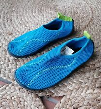 Chaussures eau bleu d'occasion  Le Pont-de-Beauvoisin