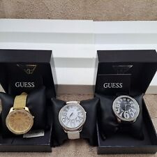 Usado, Par de tres relojes para mujer Guess Gemmed negros, blancos y dorados LEER segunda mano  Embacar hacia Argentina