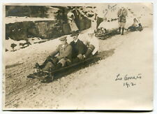 Foto antigua vintage de 1911-1912: hombres montando dos tobaggones en la colina segunda mano  Embacar hacia Argentina