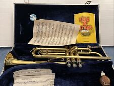 Folhas de música vintage King 600 trompete instrumento musical EUA estojo válvula óleo comprar usado  Enviando para Brazil