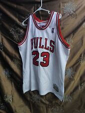 Camiseta masculina autêntica Michael Jordan Chicago Bulls 1997-98 Mitchell & Ness comprar usado  Enviando para Brazil