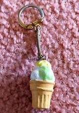 Llavero vintage mini cono de helado 3D amarillo blanco verde claro, usado segunda mano  Embacar hacia Argentina