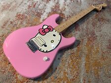 2006 Squier by Fender Hello Kitty Stratocaster w kolorze różowym na sprzedaż  Wysyłka do Poland