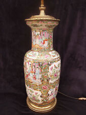 Usado, Ancien grand vase monté en lampe porcelaine de canton famille rose époque XIX comprar usado  Enviando para Brazil