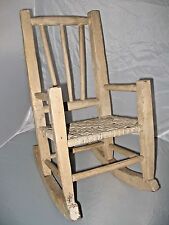 SILLA MECEDORA PARA NIÑOS - ASIENTO DE CAÑA PRIMITIVO ""SILLA DE NOGAL INDIANA"" Antigua Usada en Excelente Condición segunda mano  Embacar hacia Argentina