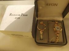Estojo vintage Avon com 2 pulseiras e um relógio de pulso feminino metal dourado comprar usado  Enviando para Brazil