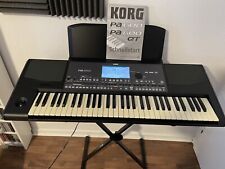 Estación de trabajo de artista de teclado Korg PA 600 segunda mano  Embacar hacia Argentina