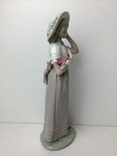 lladro lady with flowers til salgs lladro lady with flowers til salgs Frakt til Norway