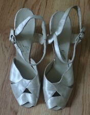 VTG 1952 Tony Garmo Champagne Satin Peep Toe Shoes Wedding Pumps Ankle Straps 9N til salgs  Frakt til Norway