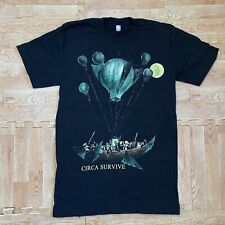 Camiseta Circa Survive preta pequena banda de indie rock gráfica vestuário americano comprar usado  Enviando para Brazil