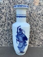Vaso de porcelana chinês antigo figuras azuis e brancas masculino século 19 comprar usado  Enviando para Brazil